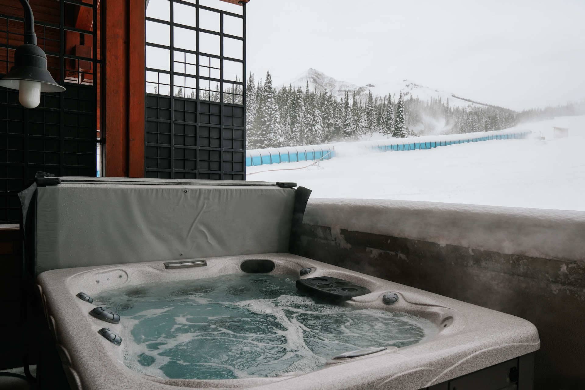 Snowcrest Lodge 8514 hot tub | Big Sky Resort